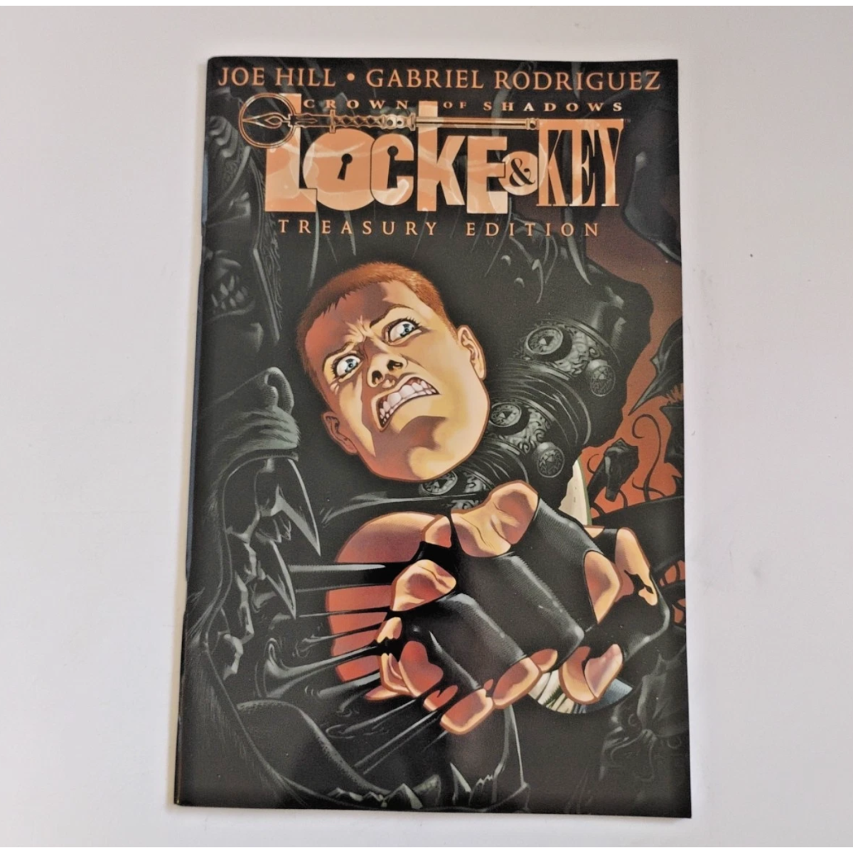 Locke And Key Crown Of Shadows Treasury Edition
