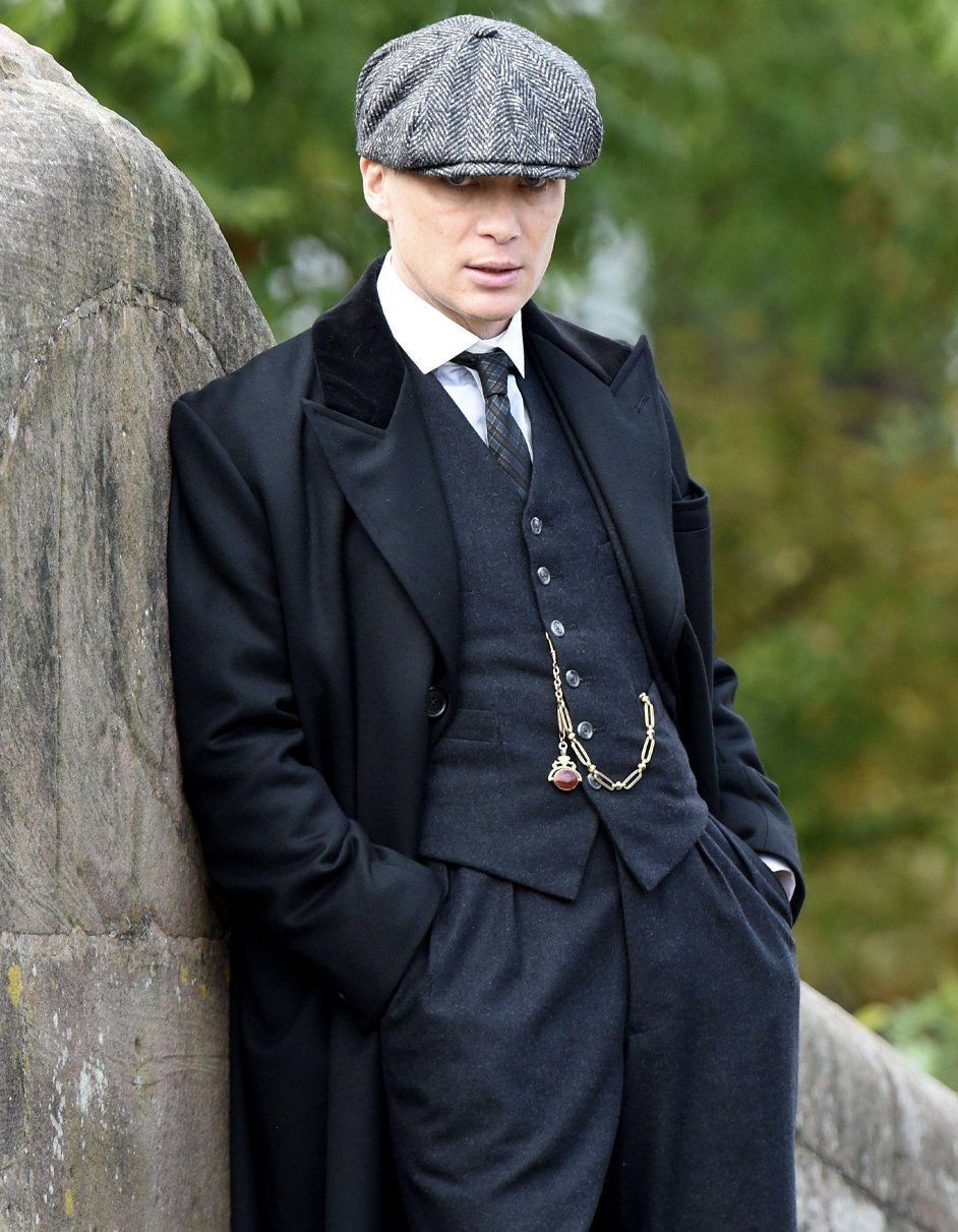 Adquiere el traje original de Thomas Shelby en la subasta benéfica de Peaky Blinders en Manchester